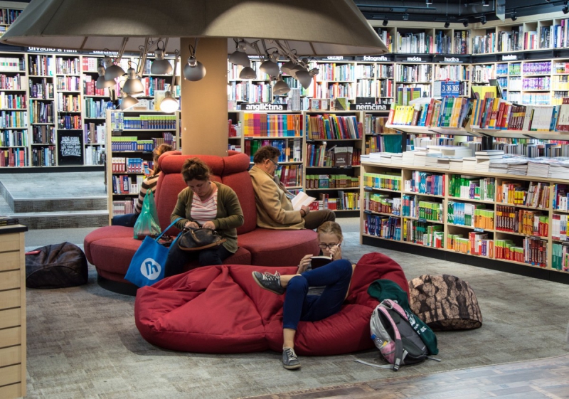 vente-LE BAR SUR LOUP-min_books_bookstore_book_reader_readers_reading_shop_sale_books-849006